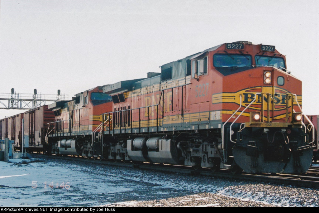 BNSF 5227 West